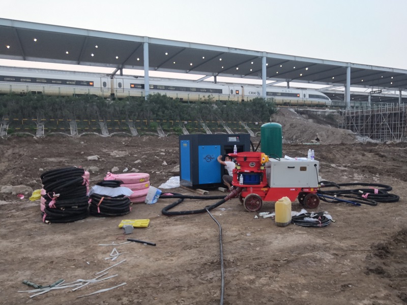 Construction of wet spraying machine for high speed railway station